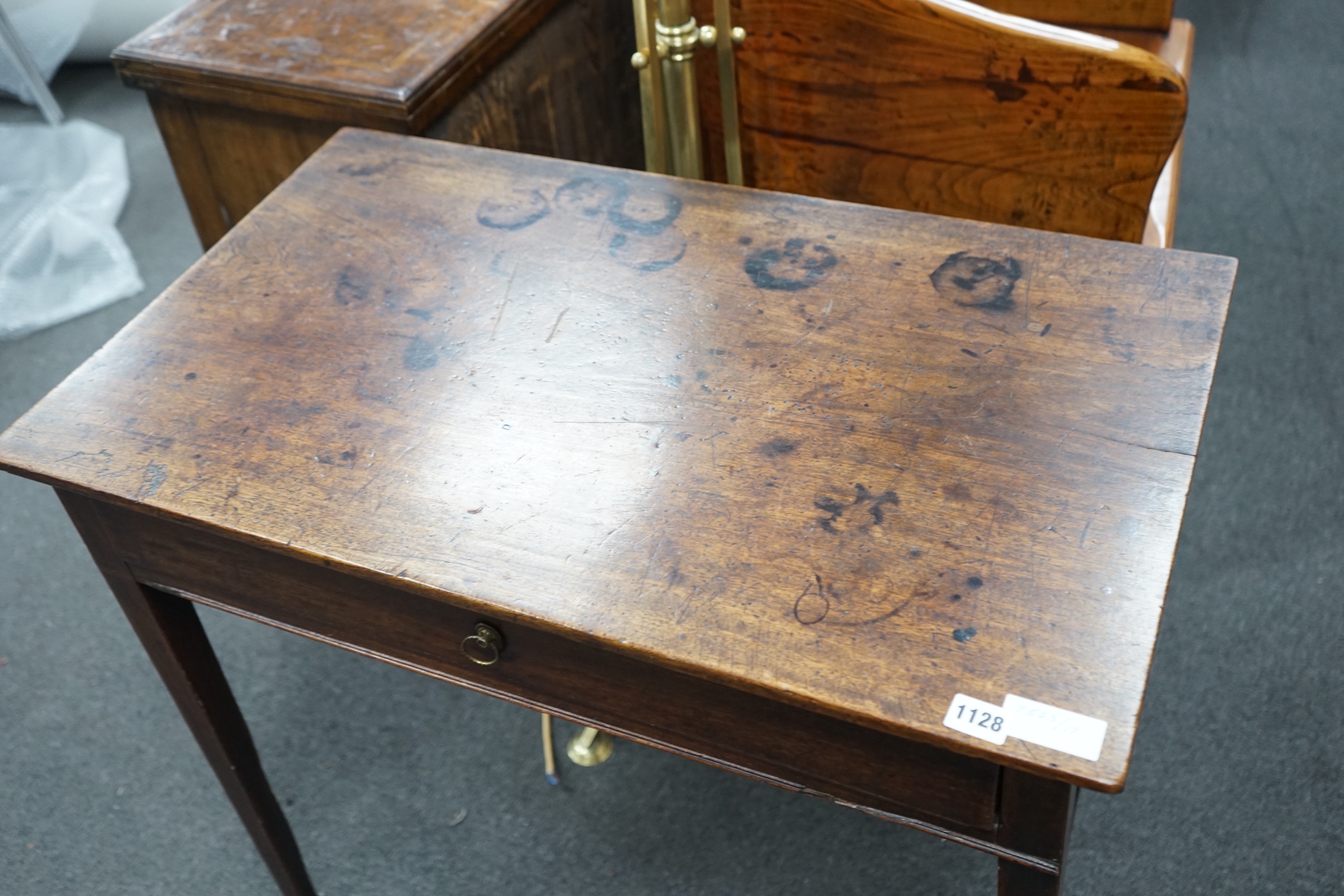 A George III provincial mahogany side table, 76cm width, depth 45cm, height 71cm